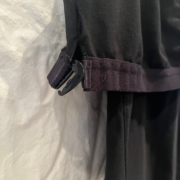 Lululemon Black Scoop Neck Racerback Tank Top Built in Bra Women’s - Picture 5 of 6